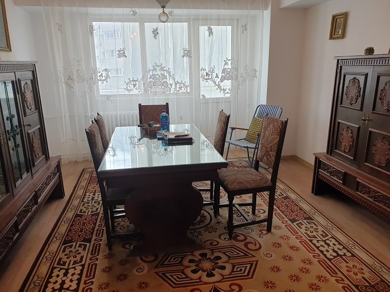Banu Manta, Titulescu